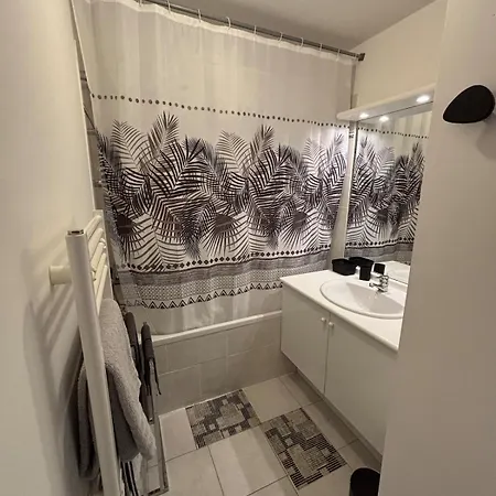 Comfortable 2 Bedroom *
